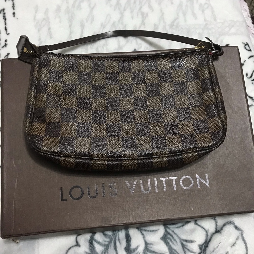 Authentic Louis Vuitton Pochette Accessoires